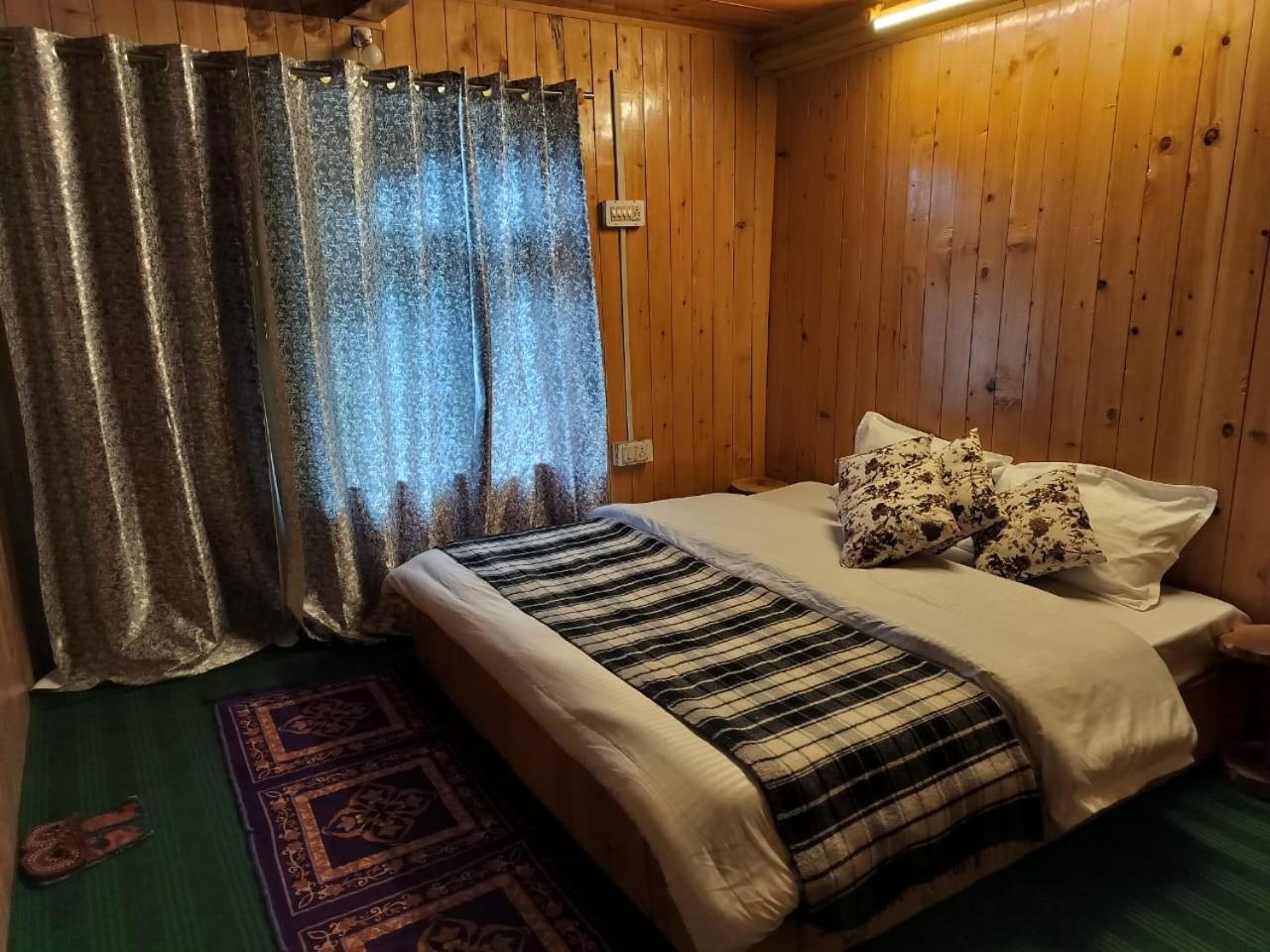 Old Is Gold Mudhouse Lushal Homestay Jibhi