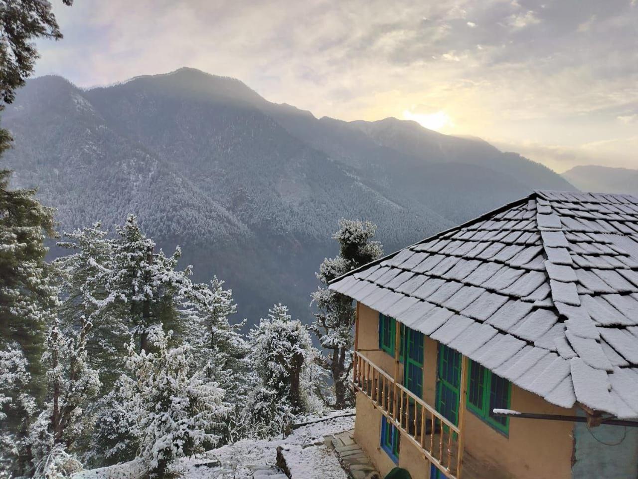 Old Is Gold Mudhouse Lushal Homestay