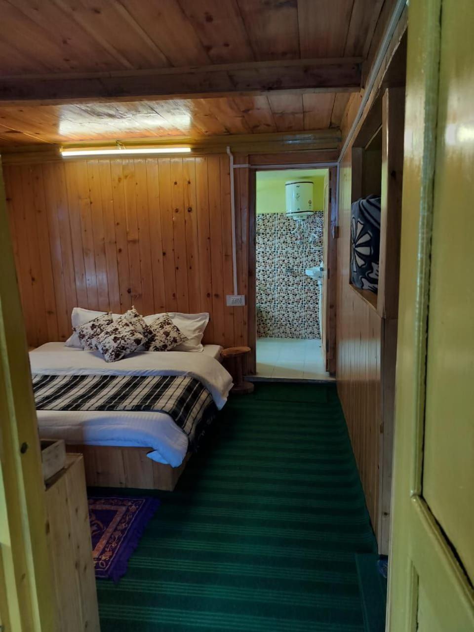 Old Is Gold Mudhouse Lushal Homestay