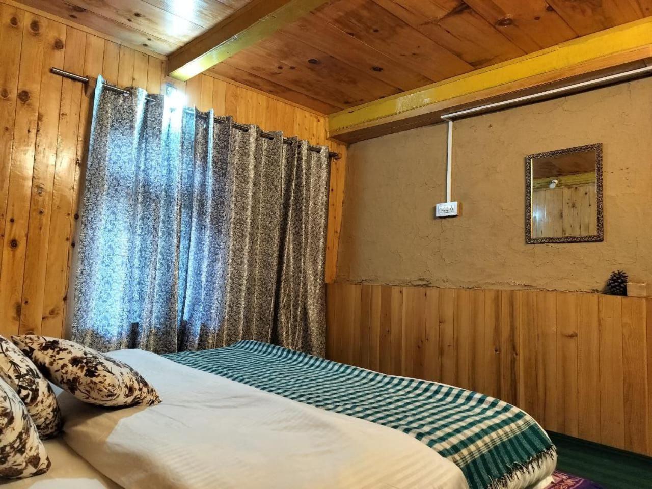Homestay Old Is Gold Mudhouse Lushal *